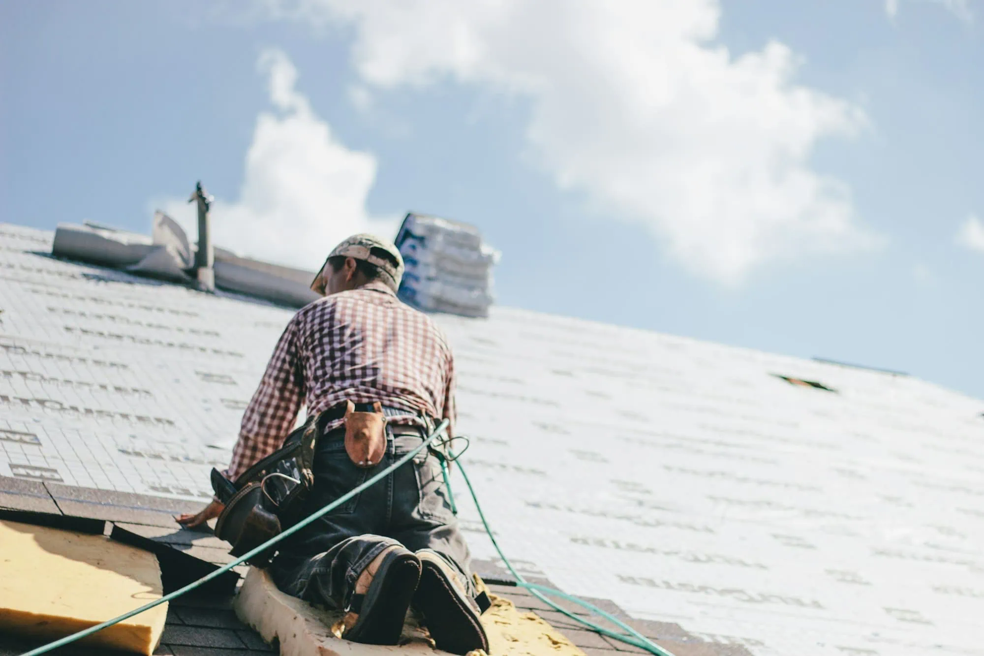 Spotting Early Signs of Roof Damage: When to Call a Roofer - - Wando Roofing Company Charleston